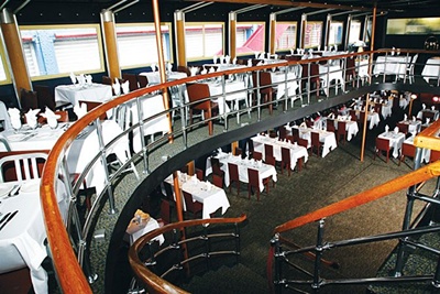 NY Motor Yacht Spirit of New York atrium